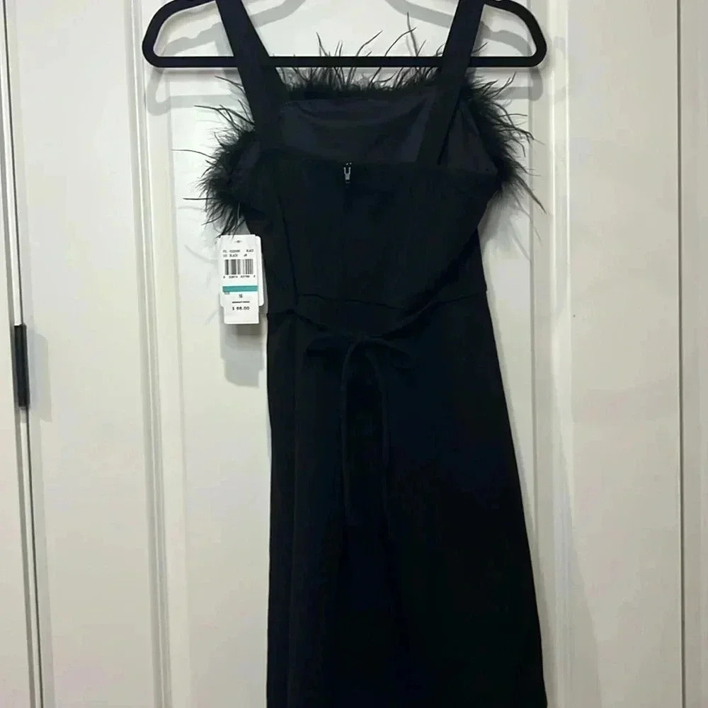 SPEECHLESSS KIDS BLACK KNEES LENGTH DRES WITH FEATHER TRIM - Picture 3 of 5